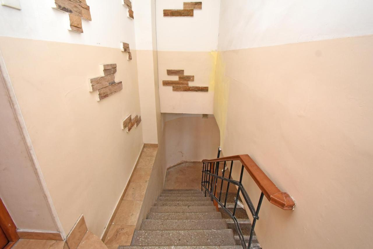 Galaxy Inn Luxury Hostel In Center Erivan Exterior foto