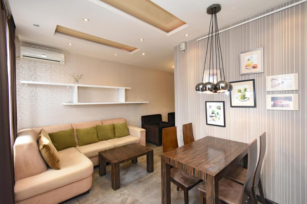 Galaxy Inn Luxury Hostel In Center Erivan Exterior foto
